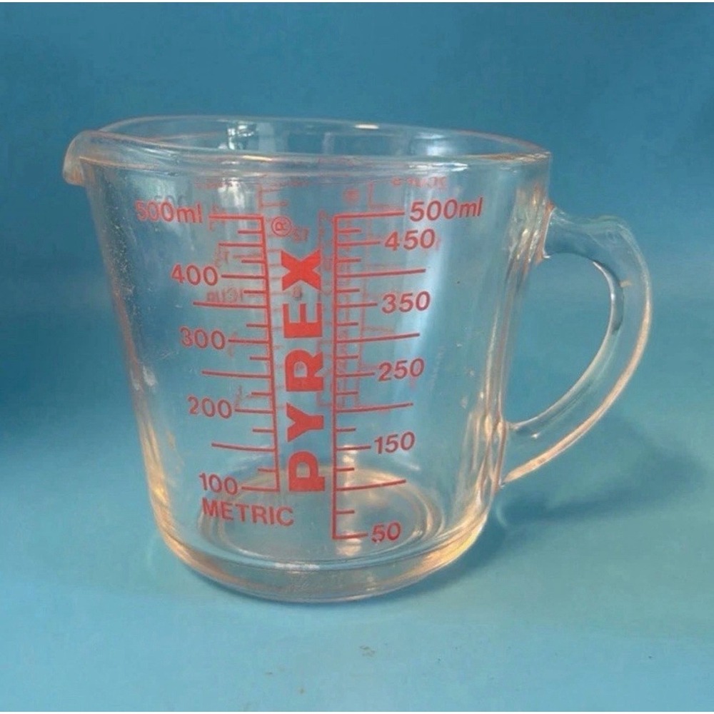 PYREX 2 Cup Glass Liquid Measuring Cup Clear Red Markings Handle Pour Spout USA